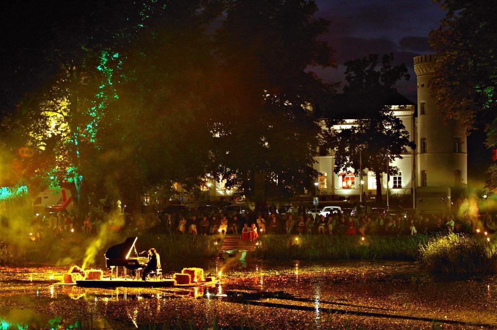 Park- Und Schlosshotel Schlemmin Εξωτερικό φωτογραφία